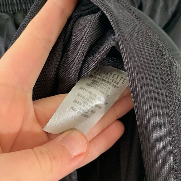 Vintage Vassarette Slip Skirt Women's Medium 22" Black Pull On Elastic Waist - Picture 4 of 6